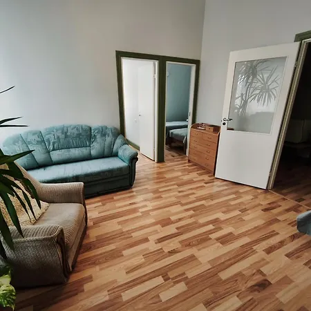 بيت شباب Louna بارنو